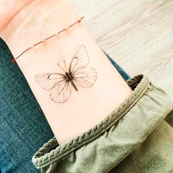 тату бабочки на руке